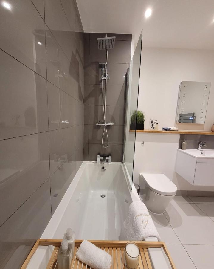 Luxury 1 Bed Apartment In The Centre Of Rochester Wainscot Dış mekan fotoğraf